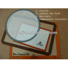 Silicone baking mat